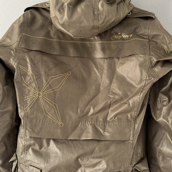 Helly Hansen Women’s Green Survival Snowsuit - Picture 9 of 15